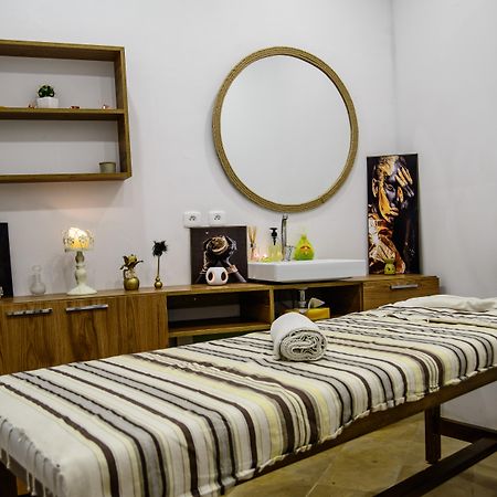 Suites Hotel Les Charmilles & Spa La Marsa Bagian luar foto
