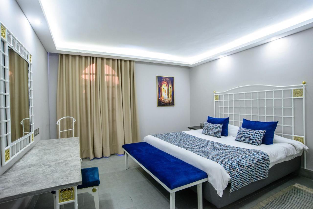 Suites Hotel Les Charmilles & Spa La Marsa Bagian luar foto