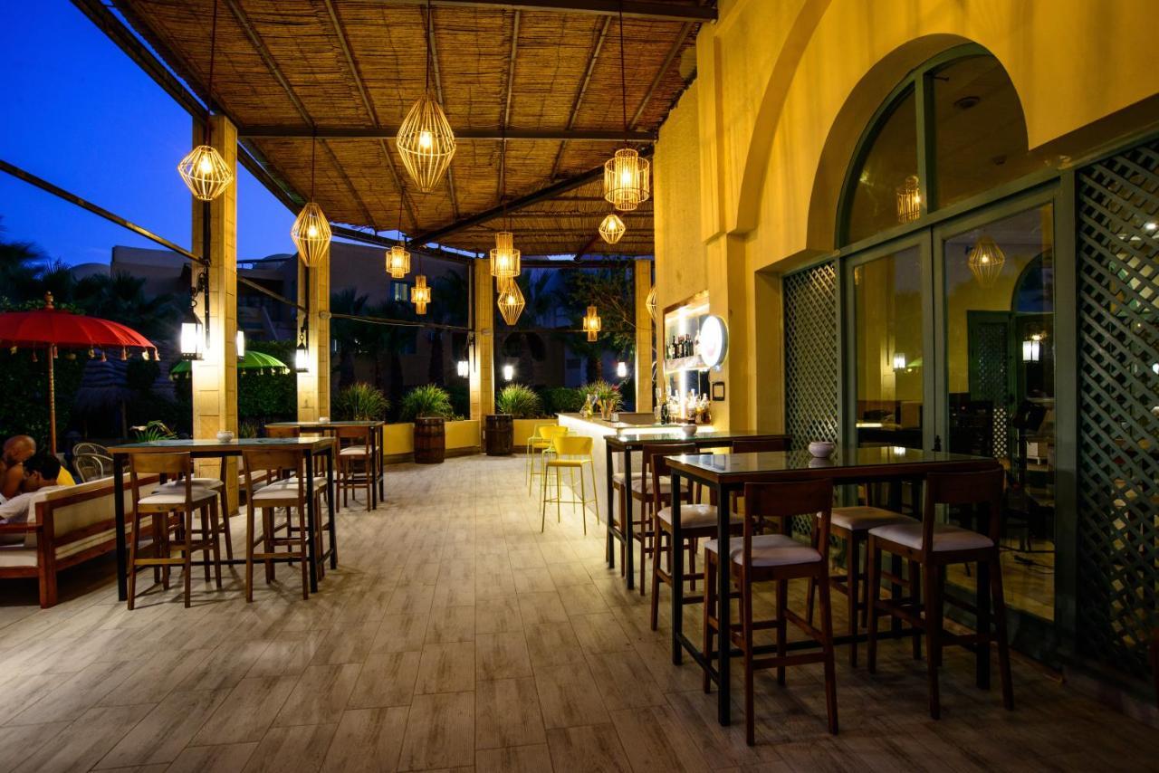 Suites Hotel Les Charmilles & Spa La Marsa Bagian luar foto