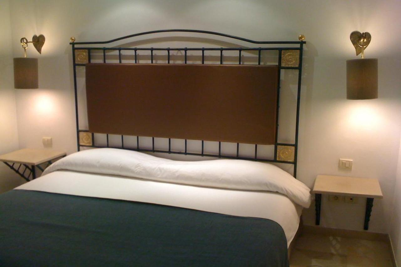 Suites Hotel Les Charmilles & Spa La Marsa Bagian luar foto
