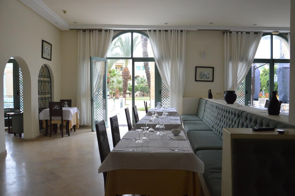 Suites Hotel Les Charmilles & Spa La Marsa Bagian luar foto