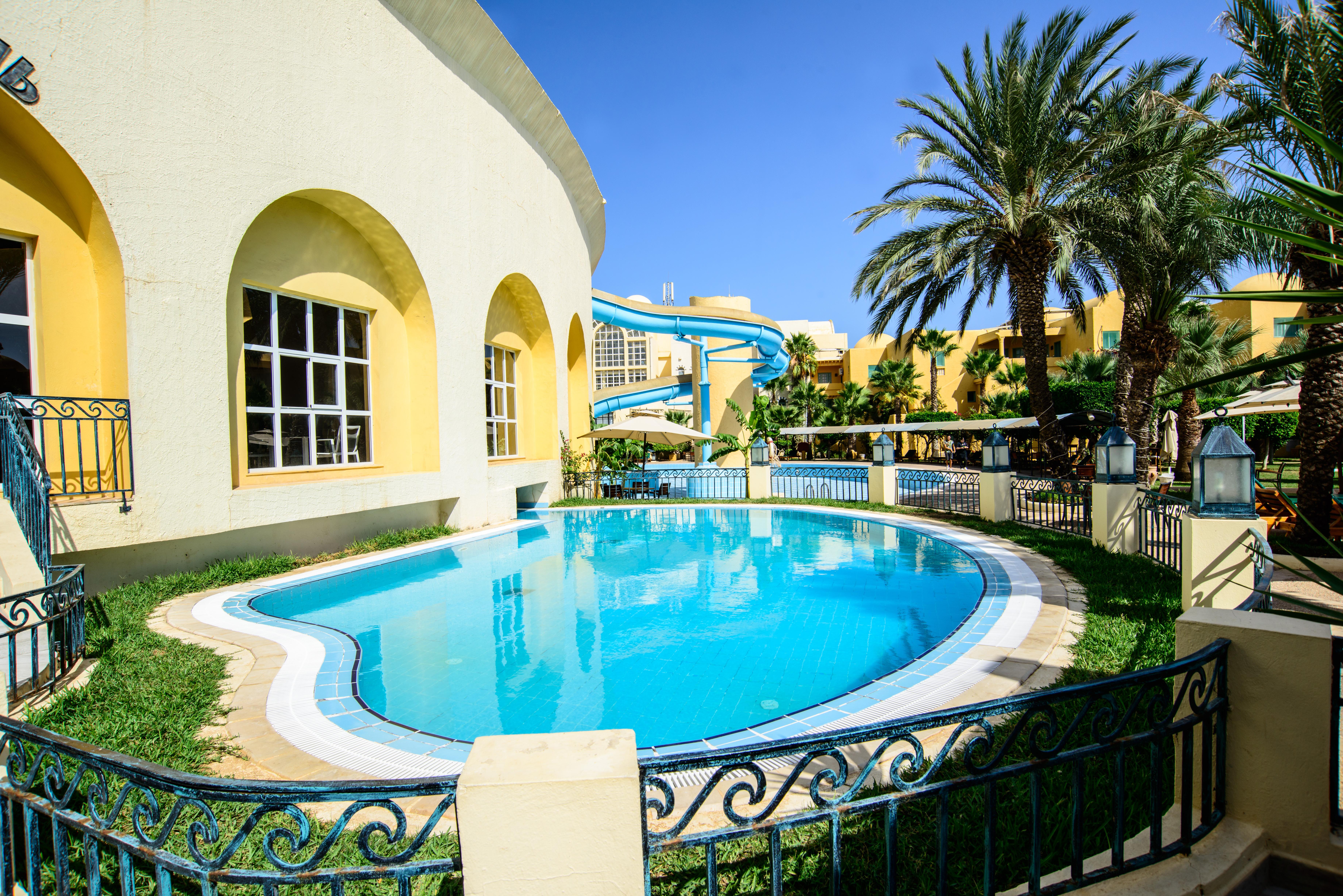 Suites Hotel Les Charmilles & Spa La Marsa Bagian luar foto