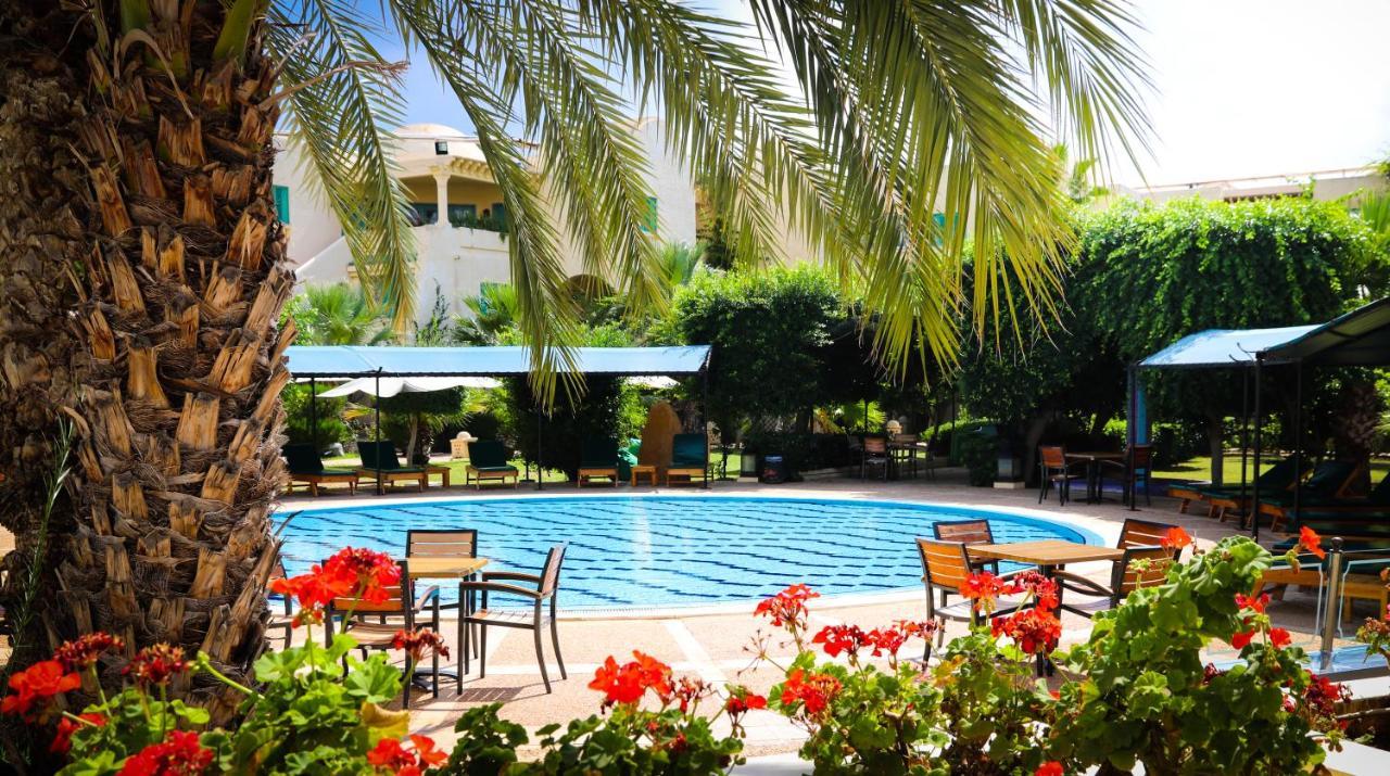 Suites Hotel Les Charmilles & Spa La Marsa Bagian luar foto